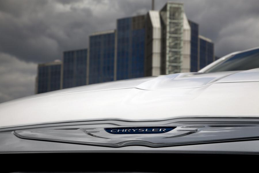  Chrysler 300C 2012 года  (UK) (фото 31 из 91)